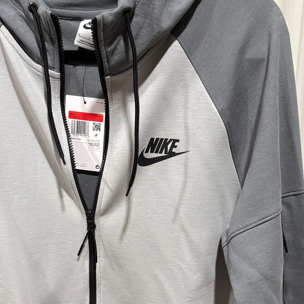 Nike Men's Light Gray Performance Jacket - Picture 3 of 4